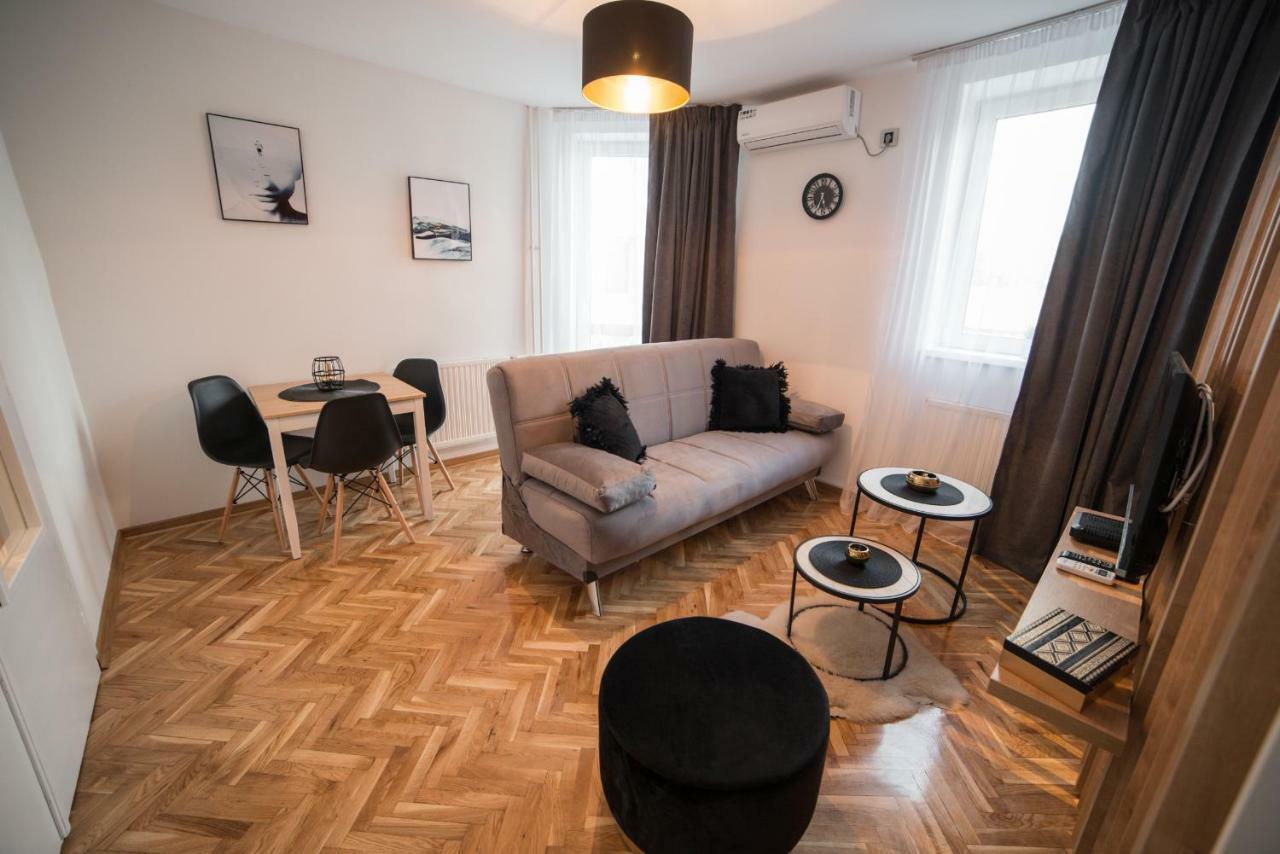 Royal Apartment Backa Palanka Exterior photo